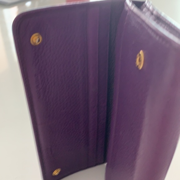 - PRADA wallet AUTHENTIC - Picture 7 of 9